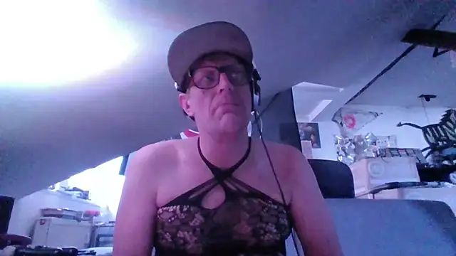 Bigthroaterboy online show from 10/29/25, 09:22