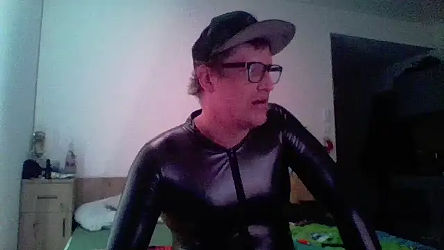 Bigthroaterboy online show from 04/06/26, 05:14