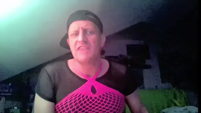 Snapshot of Bigthroaterboy chatting on 06/14/26, 02:24 Bigthroaterboy online show from 06/14/26, 02:24