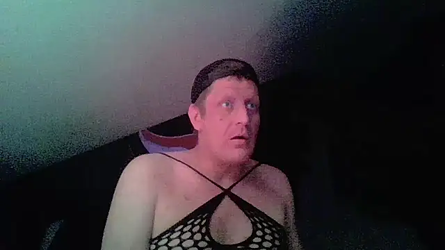 Snapshot of Bigthroaterboy chatting on 07/25/26, 12:31 Bigthroaterboy online show from 07/25/26, 12:31