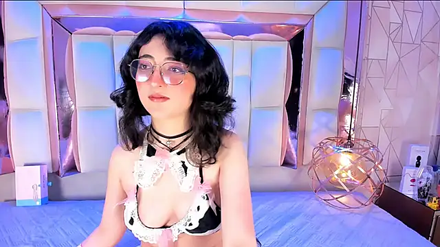 SaraMartini1 online show from 10/18/25, 06:05