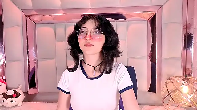 SaraMartini1 online show from 04/19/26, 06:02