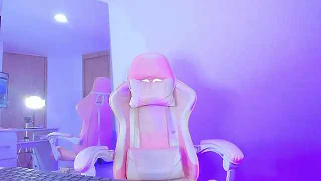 Snapshot of angelinalodge1 chatting on 02/27/25, 04:41 angelinalodge1 online show from 02/27/25, 04:41