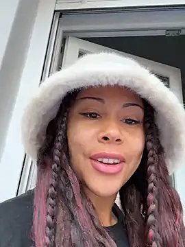 HaileyDiana online show from 03/26/26, 09:04