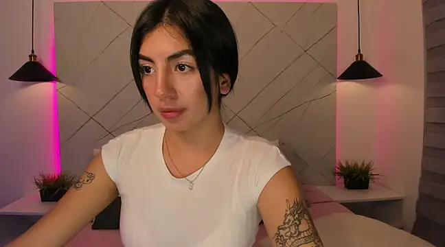 Snapshot of ANTONELLA__ROUSE_ chatting on 02/17/25, 11:31 ANTONELLA ROUSE online show from 02/17/25, 11:31