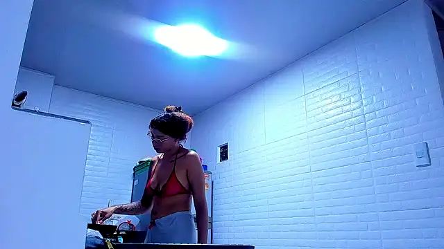 kerlysmith 24 online show from 02/08/25, 07:27