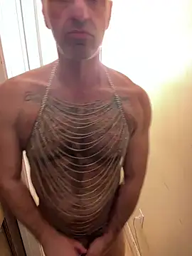 Snapshot of DaddySnowXX chatting on 03/18/25, 01:21 DaddySnowXX online show from 03/18/25, 01:21