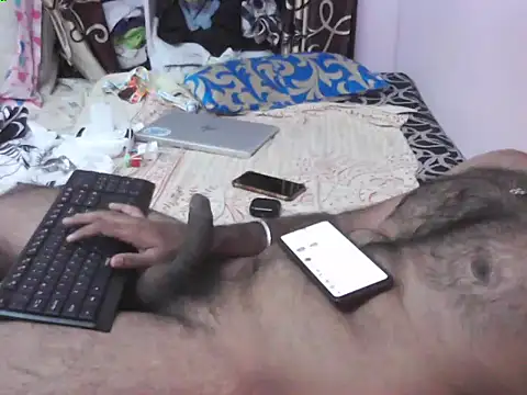 Snapshot of sanik_2428 chatting on 02/03/25, 12:25 sanik 2428 online show from 02/03/25, 12:25