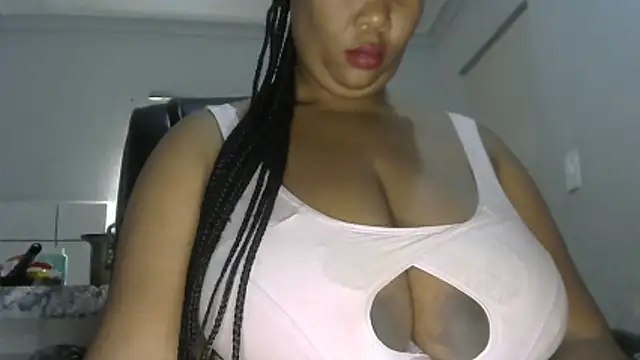 Snapshot of NippleMilkXx chatting on 05/31/26, 06:10 NippleMilkXx online show from 05/31/26, 06:10