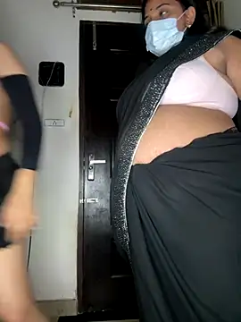 Snapshot of HotIndianCouple__8 chatting on 11/06/25, 06:09 HotIndianCouple 8 online show from 11/06/25, 06:09