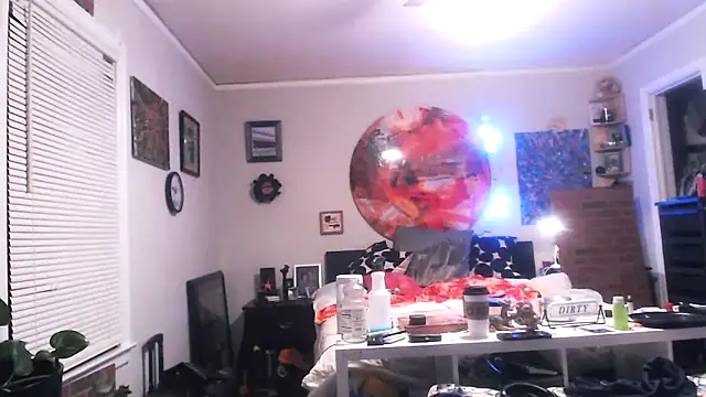Snapshot of trash4cash chatting on 01/31/25, 01:43 trash4cash online show from 01/31/25, 01:43
