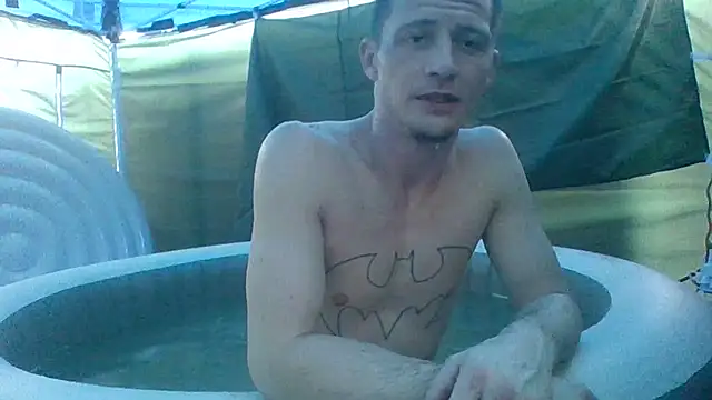 Snapshot of trash4cash chatting on 01/31/25, 02:49 trash4cash online show from 01/31/25, 02:49