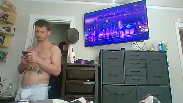 Snapshot of trash4cash chatting on 02/16/25, 07:05 trash4cash online show from 02/16/25, 07:05