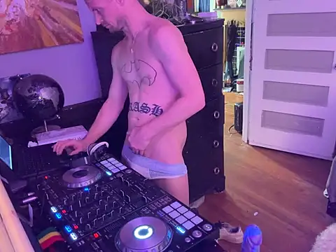 trash4cash online show from 11/24/25, 06:07