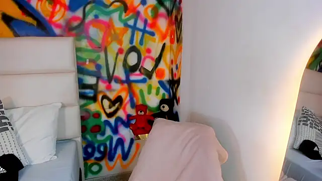 Liana Bernocchi online show from 09/19/25, 07:58