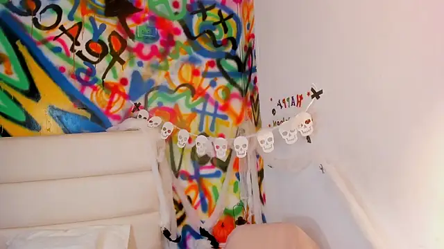 Liana Bernocchi online show from 10/10/25, 10:53