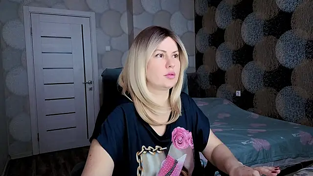 Snapshot of natusik chatting on 12/04/24, 08:01 natusik online show from 12/04/24, 08:01