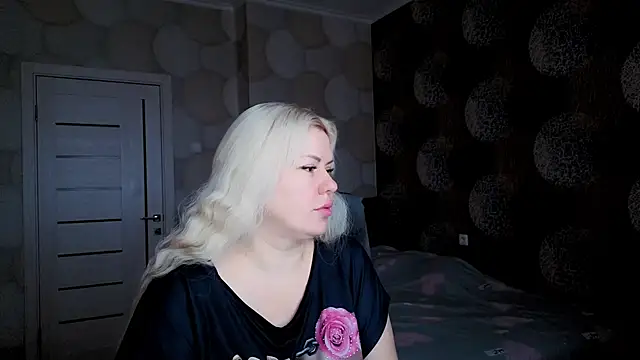 Snapshot of natusik chatting on 03/12/25, 04:41 natusik online show from 03/12/25, 04:41