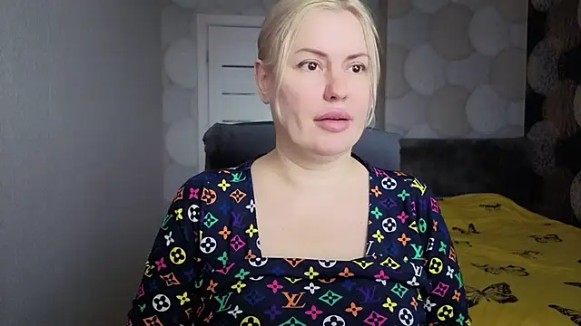 Snapshot of natusik chatting on 05/10/26, 03:12 natusik online show from 05/10/26, 03:12