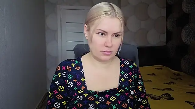 Snapshot of natusik chatting on 05/24/26, 03:33 natusik online show from 05/24/26, 03:33