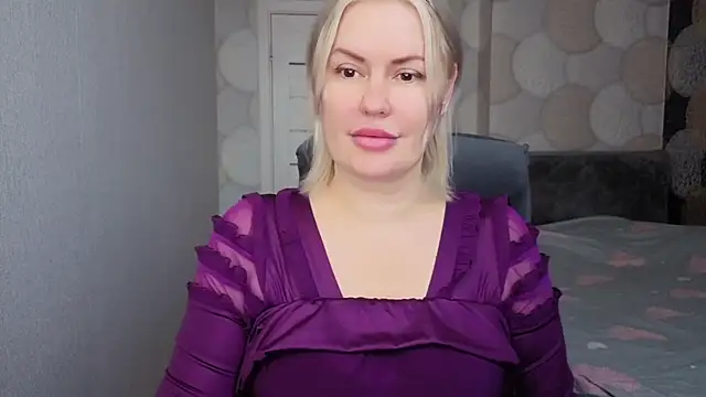 Snapshot of natusik chatting on 06/20/26, 01:52 natusik online show from 06/20/26, 01:52