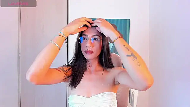 sofiaa grey  online show from 01/08/26, 03:47