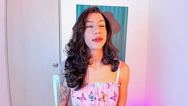 sofiaa grey  online show from 01/16/26, 12:53