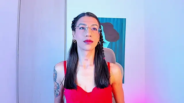 sofiaa grey  online show from 04/01/26, 11:55