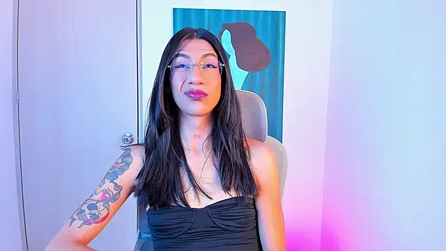 sofiaa grey  online show from 04/24/26, 12:40