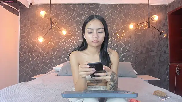 leigh-angels online show from 11/17/25, 09:53