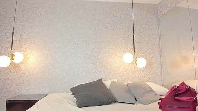 leigh-angels online show from 04/08/26, 09:37