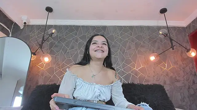 Snapshot of leigh-angels chatting on 06/03/26, 10:15 leigh-angels online show from 06/03/26, 10:15