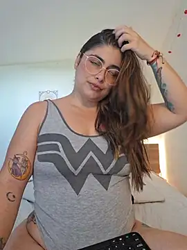 Juliietha servas online show from 10/13/25, 09:48