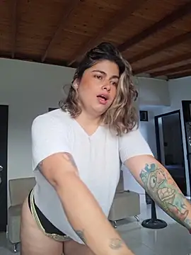 Juliietha servas online show from 04/19/26, 06:10