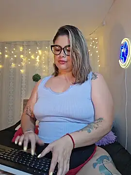 Snapshot of Juliietha_servas chatting on 05/08/26, 12:49 Juliietha servas online show from 05/08/26, 12:49