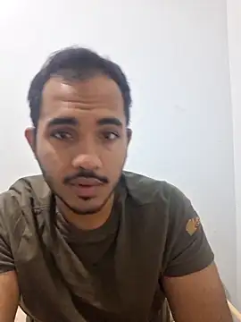 Snapshot of alesssterling chatting on 11/11/25, 03:28 alesssterling online show from 11/11/25, 03:28