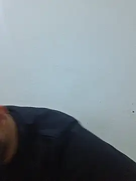 Snapshot of alesssterling chatting on 03/05/26, 03:30 alesssterling online show from 03/05/26, 03:30