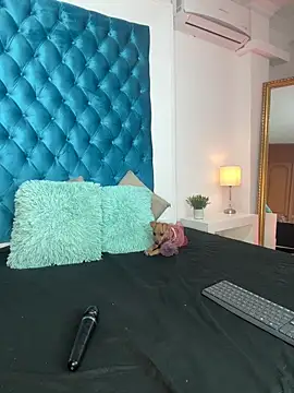 Lillie Burges online show from 03/05/26, 02:02