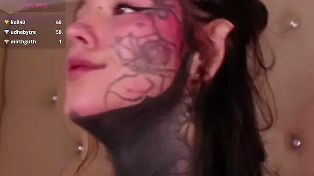 Snapshot of SylveonFox chatting on 12/07/24, 04:36 SylveonFox online show from 12/07/24, 04:36