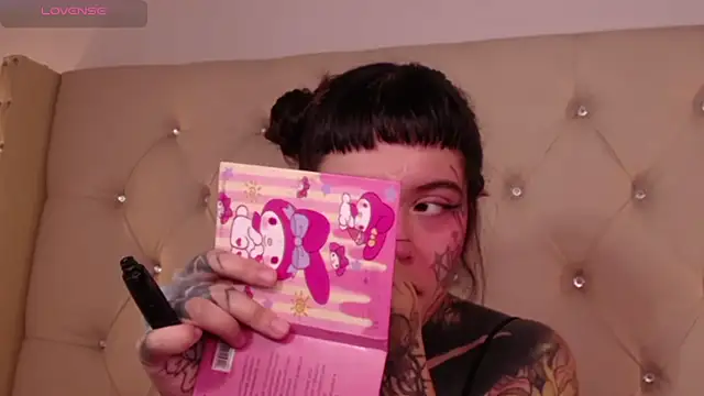 Snapshot of SylveonFox chatting on 12/20/24, 12:38 SylveonFox online show from 12/20/24, 12:38