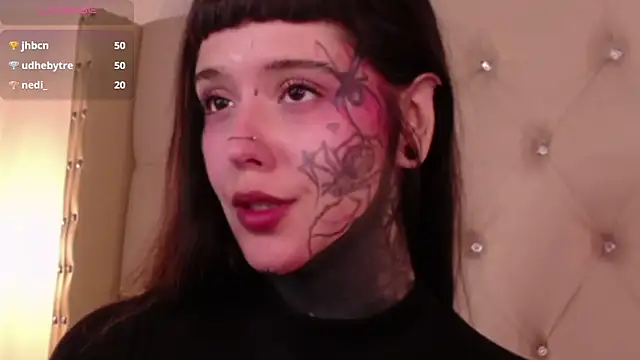 Snapshot of SylveonFox chatting on 12/22/24, 12:16 SylveonFox online show from 12/22/24, 12:16