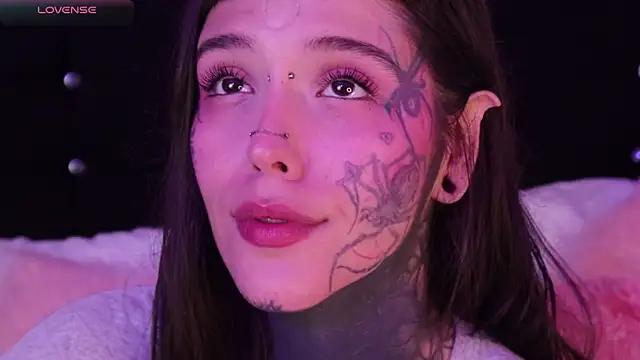 Snapshot of SylveonFox chatting on 01/30/25, 06:43 SylveonFox online show from 01/30/25, 06:43