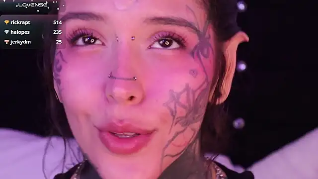 Snapshot of SylveonFox chatting on 02/04/25, 08:38 SylveonFox online show from 02/04/25, 08:38