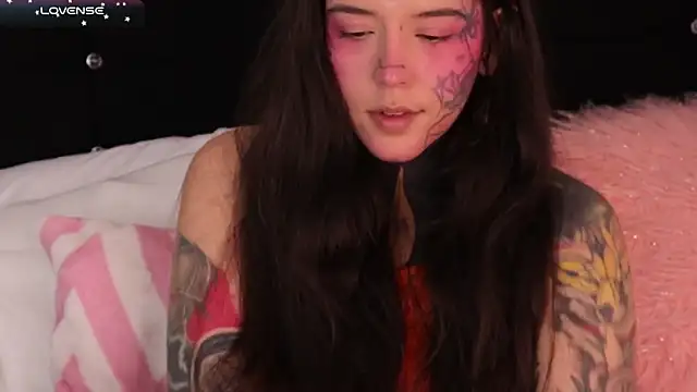 Snapshot of SylveonFox chatting on 02/12/25, 11:18 SylveonFox online show from 02/12/25, 11:18