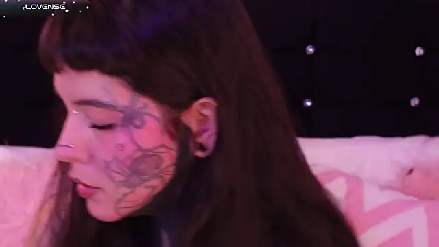 Snapshot of SylveonFox chatting on 02/26/25, 05:07 SylveonFox online show from 02/26/25, 05:07