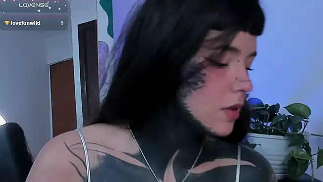 Snapshot of SylveonFox chatting on 03/09/25, 01:59 SylveonFox online show from 03/09/25, 01:59