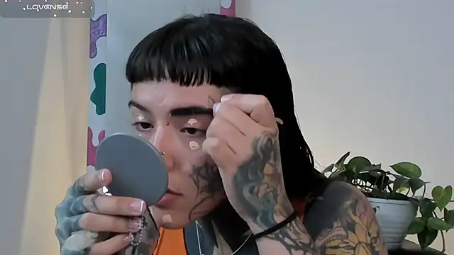 Snapshot of SylveonFox chatting on 03/10/25, 09:43 SylveonFox online show from 03/10/25, 09:43