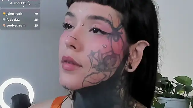 Snapshot of SylveonFox chatting on 03/10/25, 12:48 SylveonFox online show from 03/10/25, 12:48