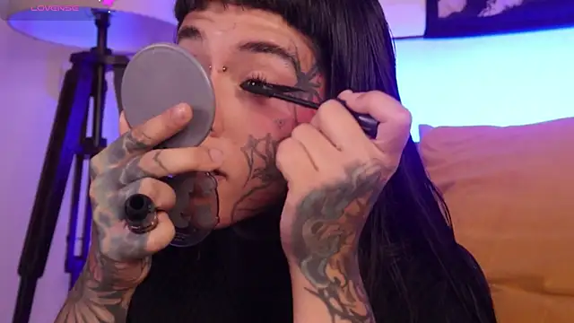 Snapshot of SylveonFox chatting on 09/21/25, 11:01 SylveonFox online show from 09/21/25, 11:01