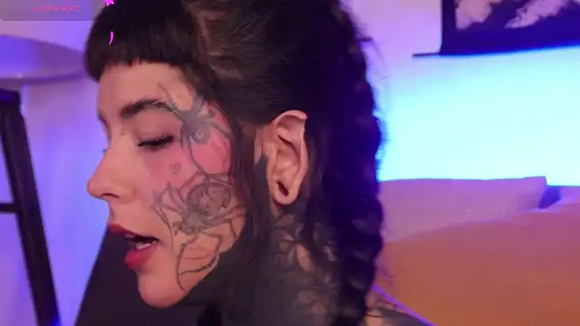 Snapshot of SylveonFox chatting on 09/23/25, 11:13 SylveonFox online show from 09/23/25, 11:13